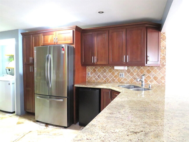 Photo - 2601 S Palm Aire Dr