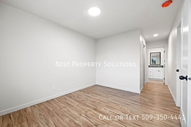 Photo - 215 W 1st St Unit 14