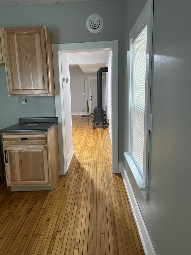 Photo - 220 S 61st Ave W