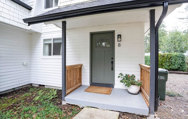 Photo - Updated Gig Harbor Duplex with Outdoor Space