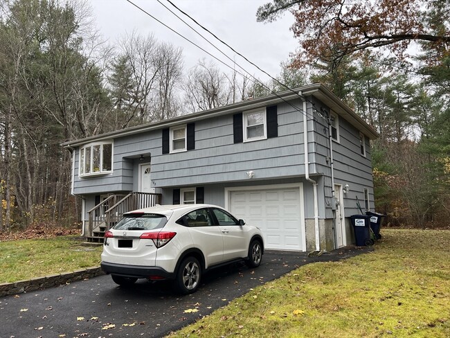 Photo - 183 Oak St