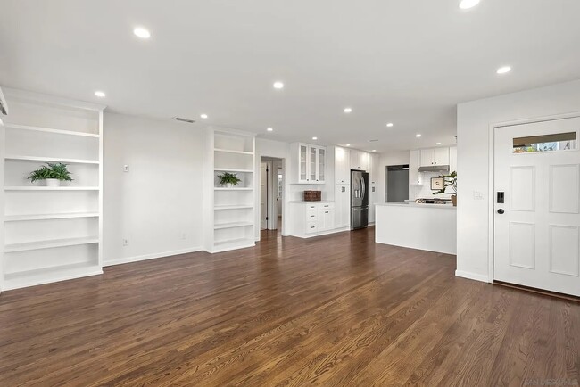 4325 Long Branch Ave