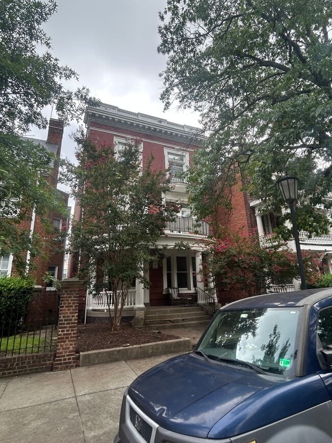 Building Photo - 2828 Monument Ave Unit #1
