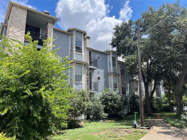 Photo - 3111 Tom Green St Unidad 107