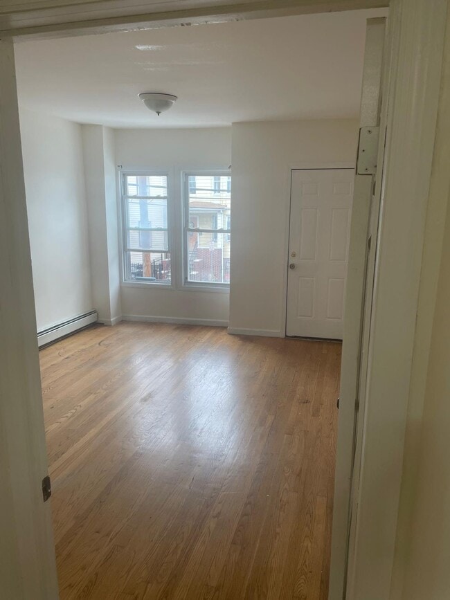 Building Photo - 62 Highland Ave Unit 2