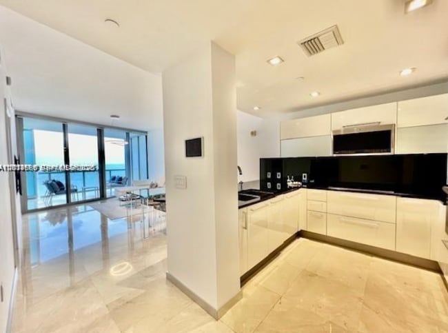 Photo - 17121 Collins Ave