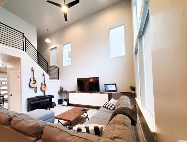 Photo - Beautiful 4 Bedroom Home, Bluffdale, 2827 sq ft, Updated!