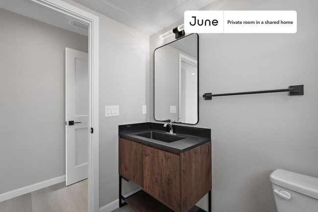 Photo - Room in Shared 5 bed/5 bath home Unit D