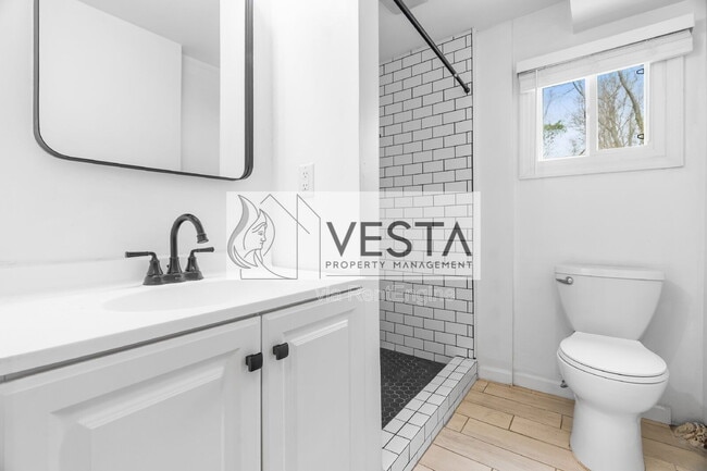 Photo - 131 Moody Ave