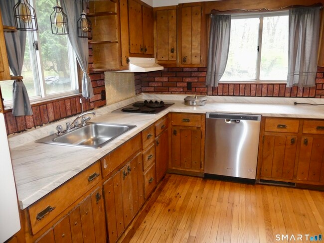 Photo - 21 Winthrop Rd