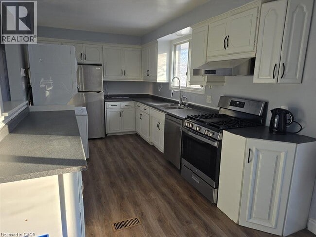 Photo - 593 Mt Anne Dr