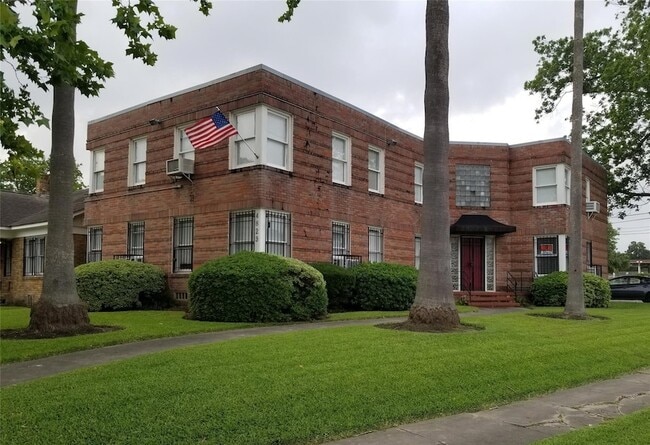 Building Photo - 4821 Rusk St Unit 1