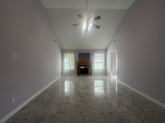3560 Oleander Dr