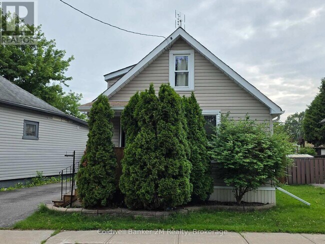Photo - 300 Haig St