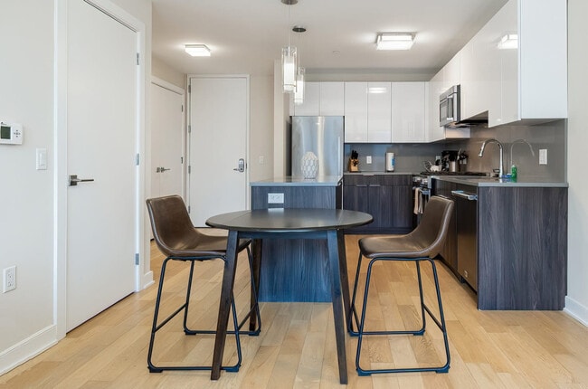 Photo - 355 Atlantic St Unidad FL18-ID1050368P