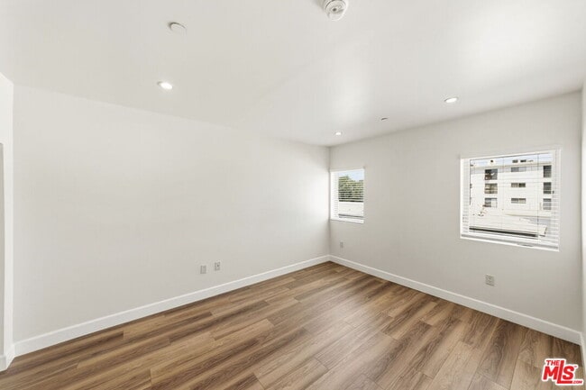 Photo - 11218 Camarillo St Unit 303