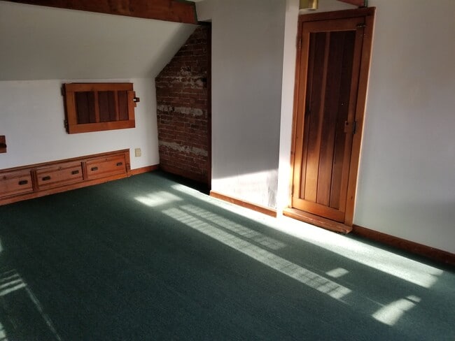 Photo - 309 N Market St