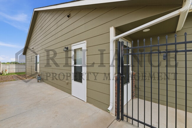 Photo - 454 S Longbranch Dr