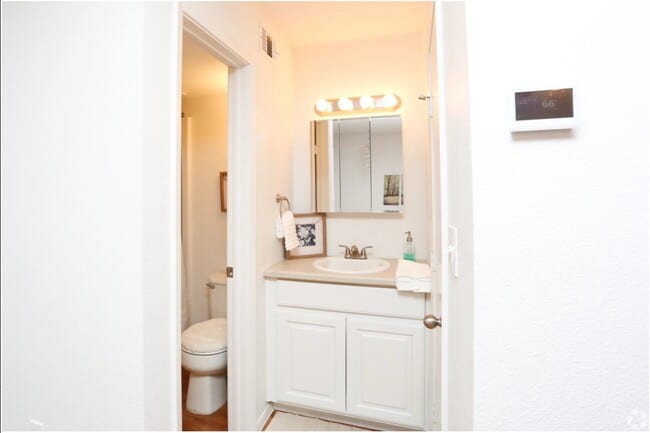 Photo - 7401 N Lamar Blvd Unidad 125