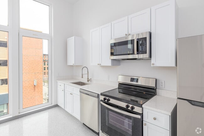 1BR, 1BA - 700SF - Kitchen Detail