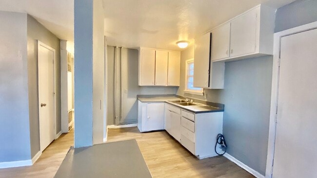 Photo - 2448 E 30th St