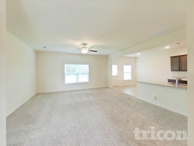 Photo - 230 Banjo Trl