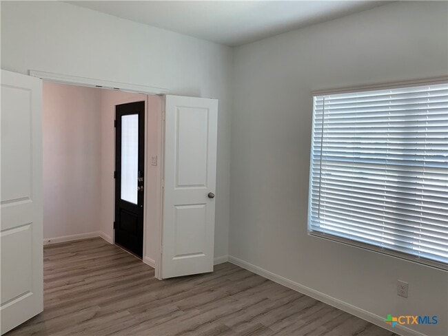 Photo - 415 Fig Tree St