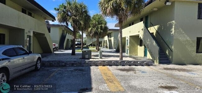 Building Photo - 18257 NW 23rd Ave Unit 2 Rental