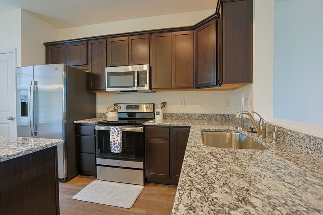 Photo - 3 Bedroom Townhome!