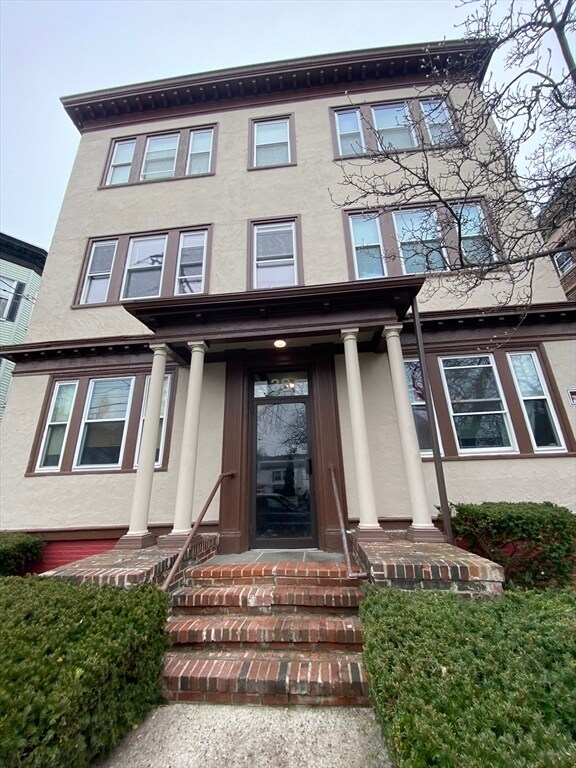 Building Photo - 38 Estes St Unit 8
