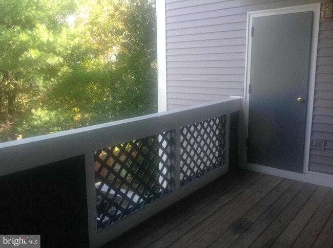 Building Photo - 12926 Grays Pointe Rd Unit 12926B