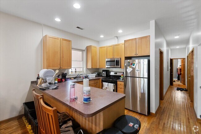 Building Photo - 2338 N Greenview Ave Unit 1 Rental