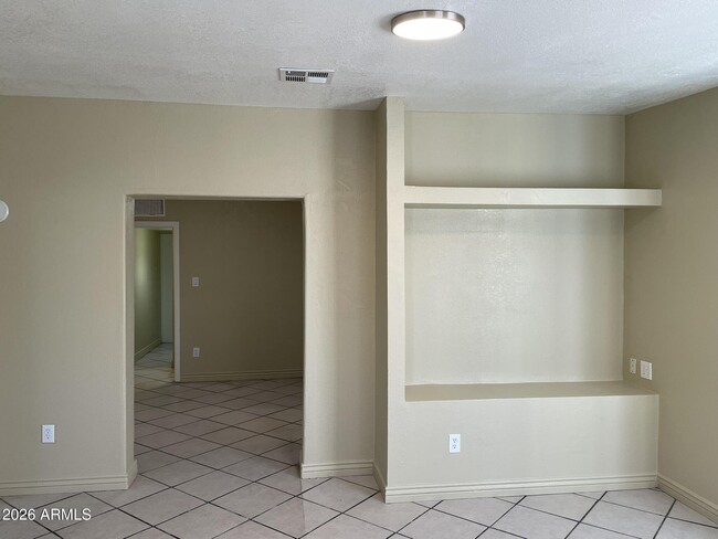 Photo - 1701 E Harvard St