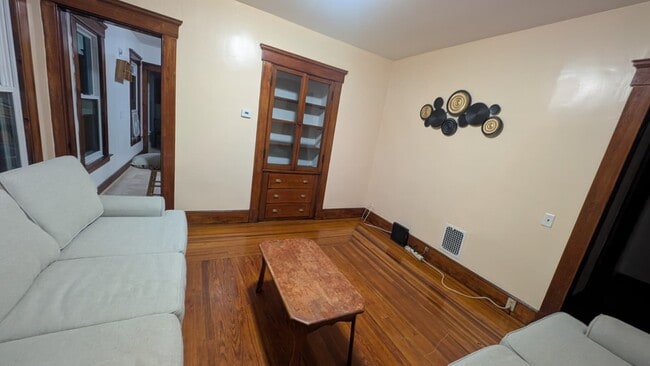 Photo - 122 Foster St