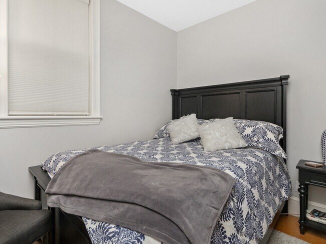 Photo - 93 E Brookline St Unit 1