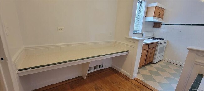 Photo - 4300 Martha Ave Unit 4L