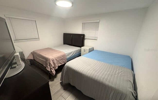 Photo - 614 Mency St