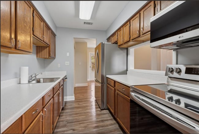 Photo - 422 Heckle St