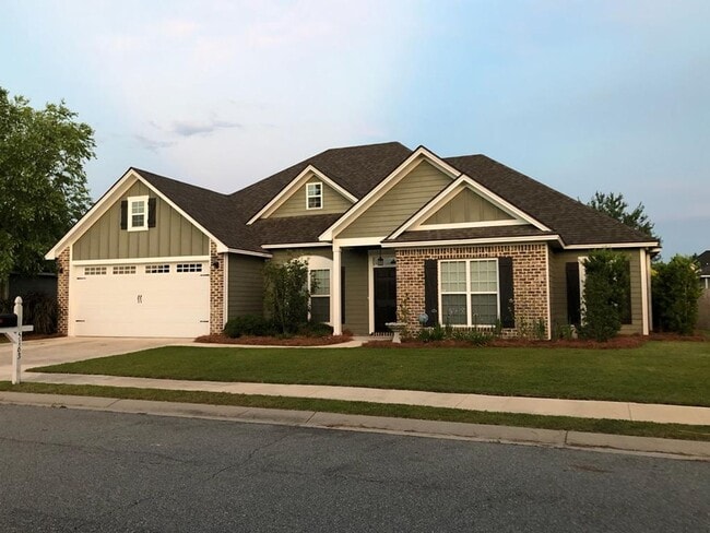 Building Photo - Spacious 4BR/3BA Grove Point Home with Screened Porch & Privacy Fence