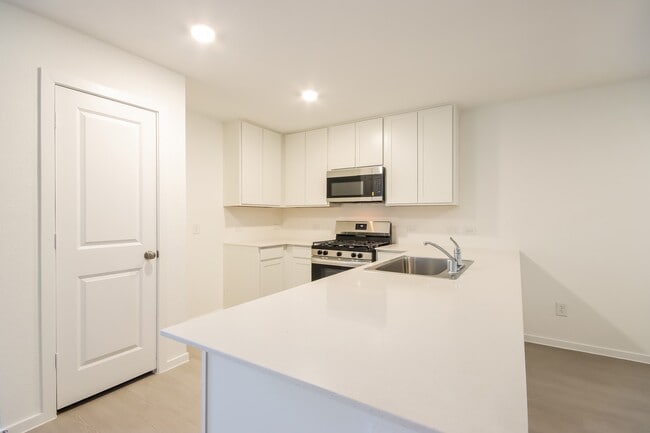 Photo - 31428 Moore Rd