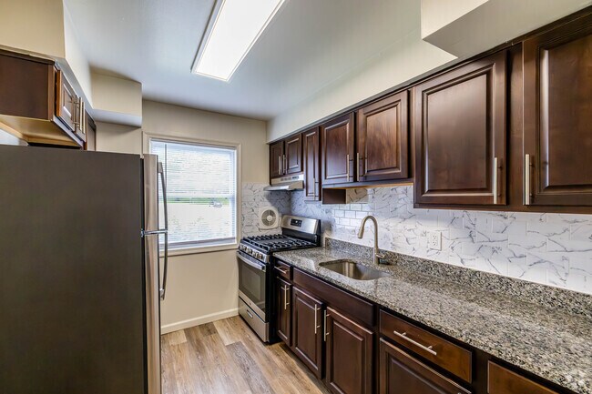 1 habitación, 1 baño - 660 pies cuadrados - Cocina - Convery Gardens