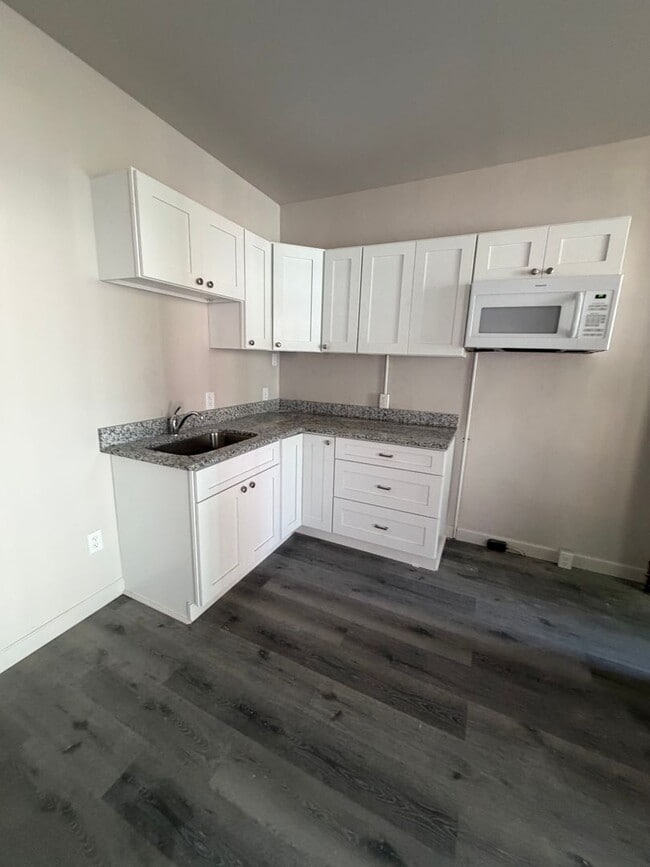 Photo - 420 W King St Unit 420 1/2