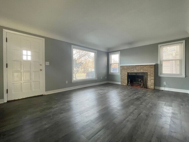 505 W 70th St