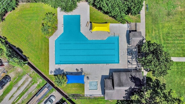 Photo - 10850 White Oak Point Ct