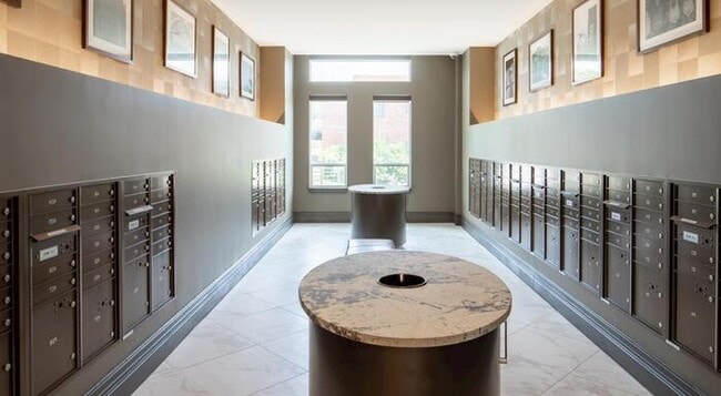 Photo - 5500 Broadway Unit b5