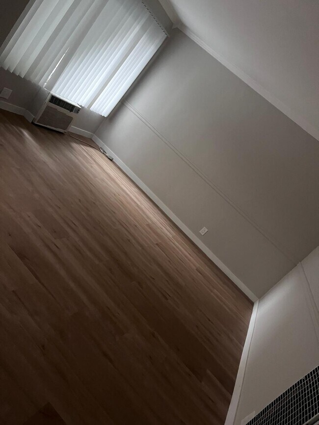 Photo - Wellesley Court Apartments