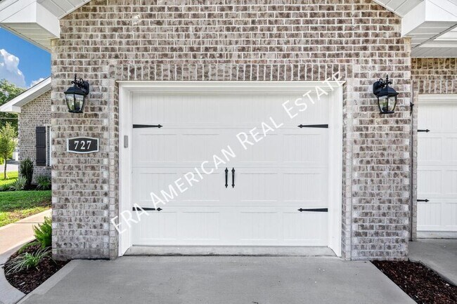 Photo - 727 Fairview Dr