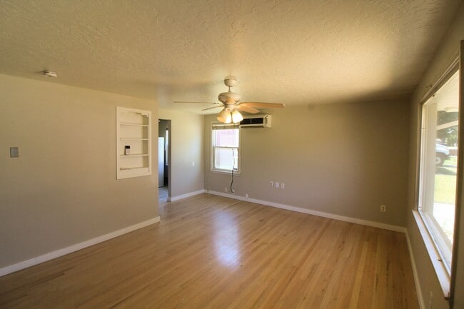 Photo - 2 Bedroom, 1 Bath Home in Kennewick
