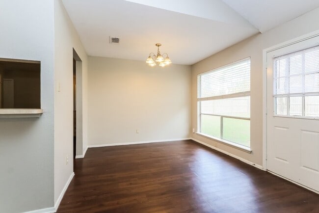 Photo - 4606 Lost Lake Ln