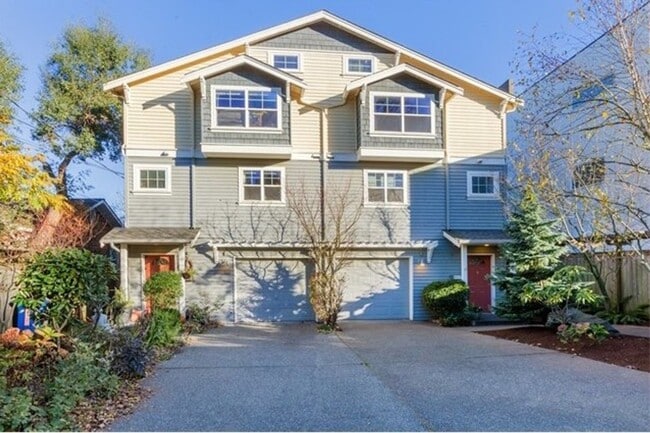 Building Photo - Lovely 3 bed, 2.5 Bathroom Magnolia Tonwnh... Rental